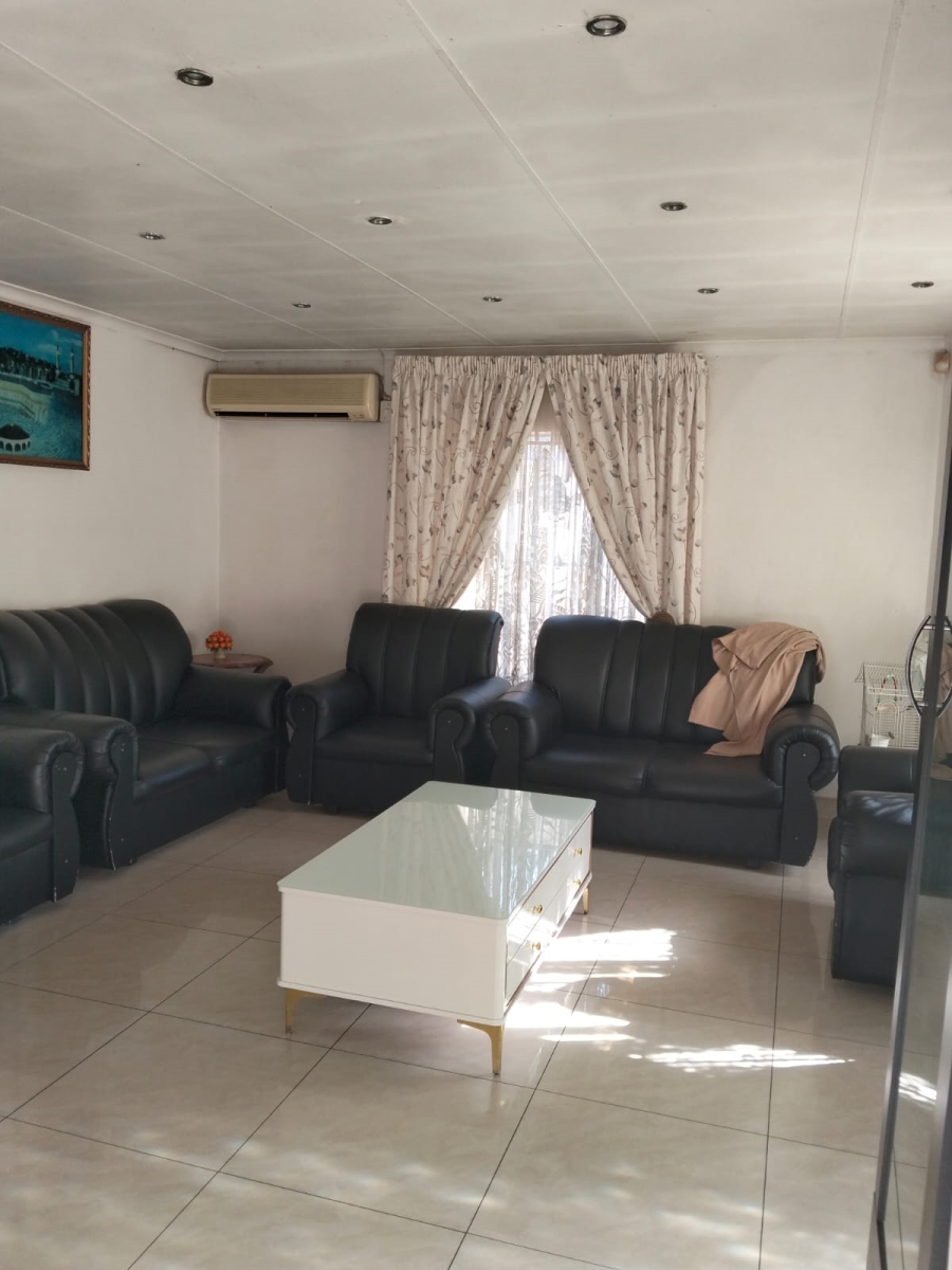 6 Bedroom Property for Sale in Laudium Gauteng