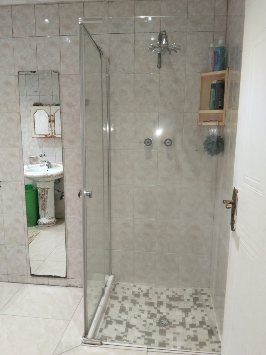 6 Bedroom Property for Sale in Laudium Gauteng