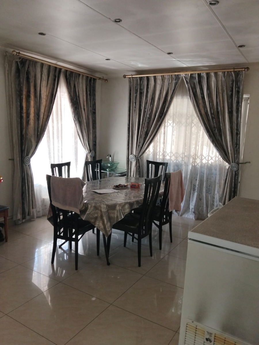 6 Bedroom Property for Sale in Laudium Gauteng
