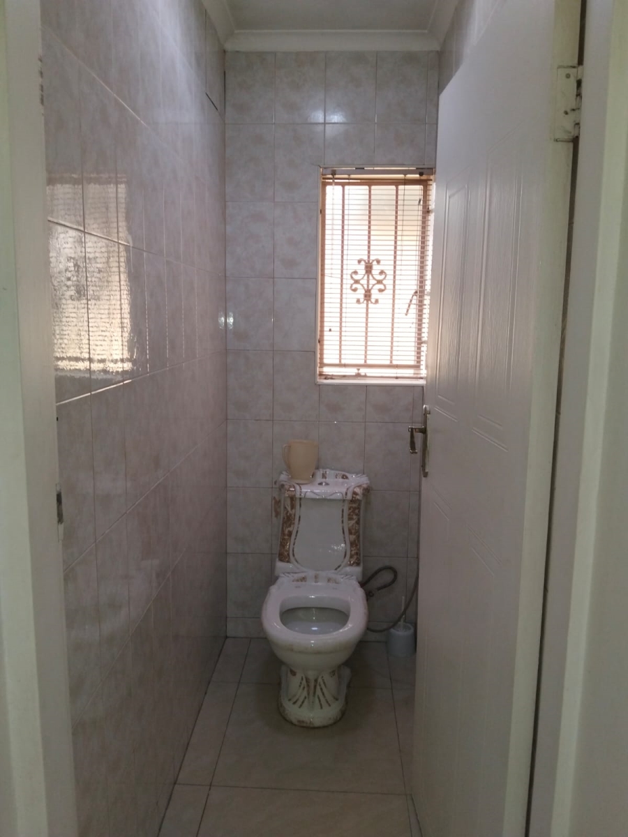 6 Bedroom Property for Sale in Laudium Gauteng