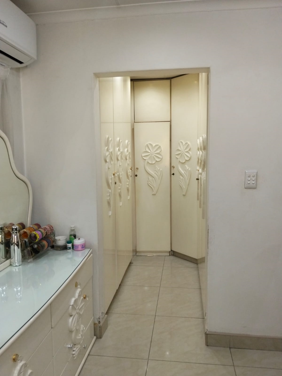 6 Bedroom Property for Sale in Laudium Gauteng