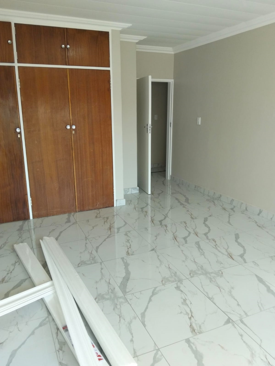 6 Bedroom Property for Sale in Laudium Gauteng