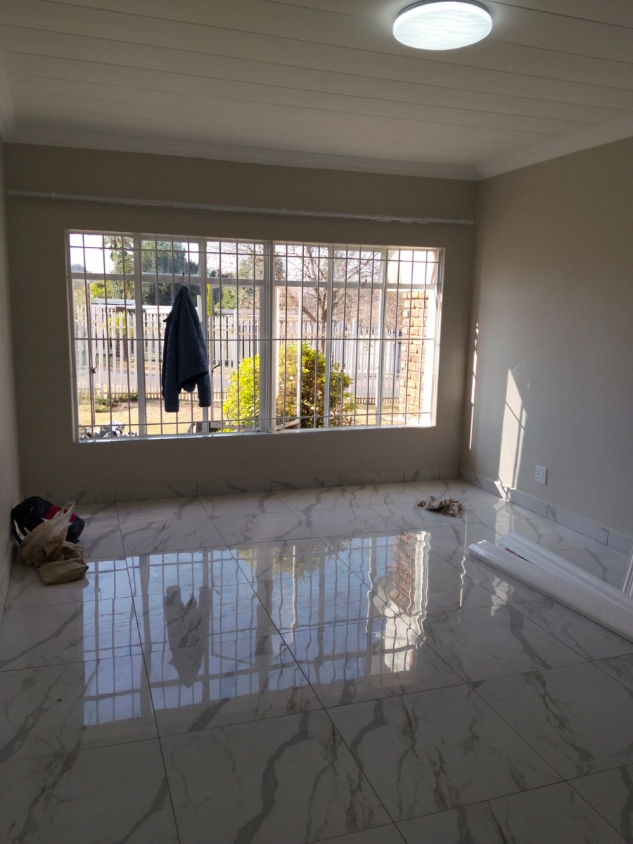 6 Bedroom Property for Sale in Laudium Gauteng