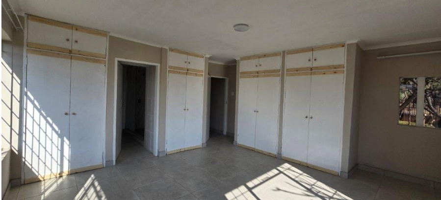 5 Bedroom Property for Sale in Proclamation Hill Gauteng