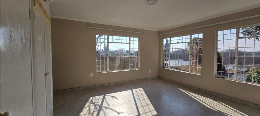 5 Bedroom Property for Sale in Proclamation Hill Gauteng