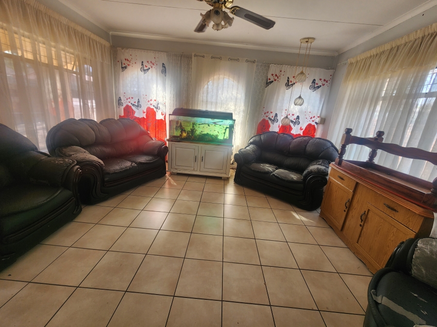 3 Bedroom Property for Sale in Mountain View Gauteng