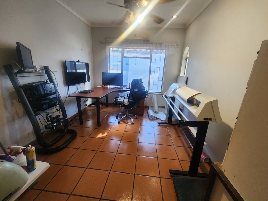 3 Bedroom Property for Sale in Mountain View Gauteng