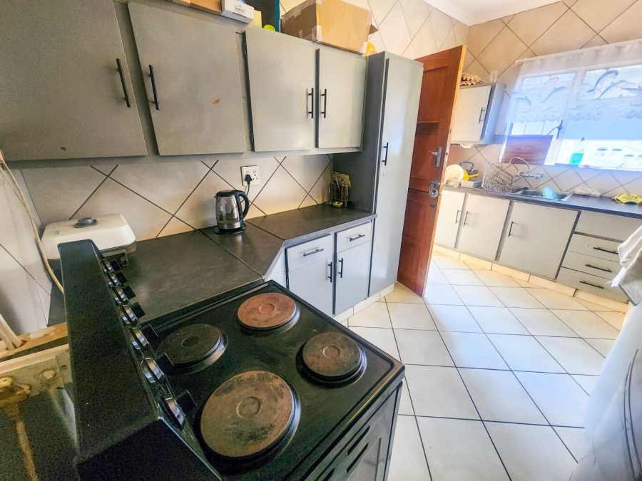 3 Bedroom Property for Sale in Mountain View Gauteng