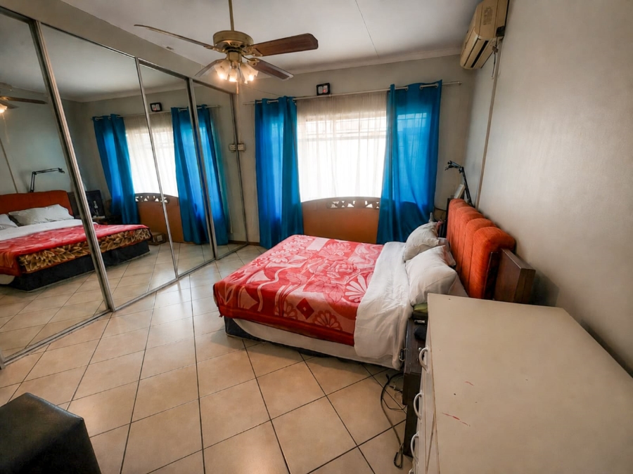 3 Bedroom Property for Sale in Mountain View Gauteng
