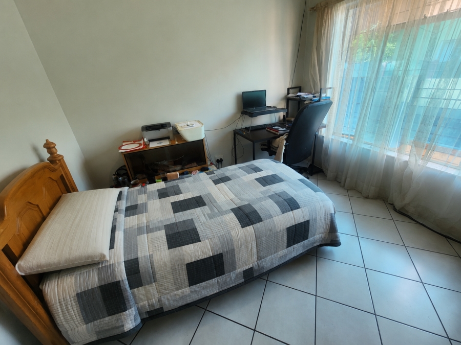 3 Bedroom Property for Sale in Mountain View Gauteng