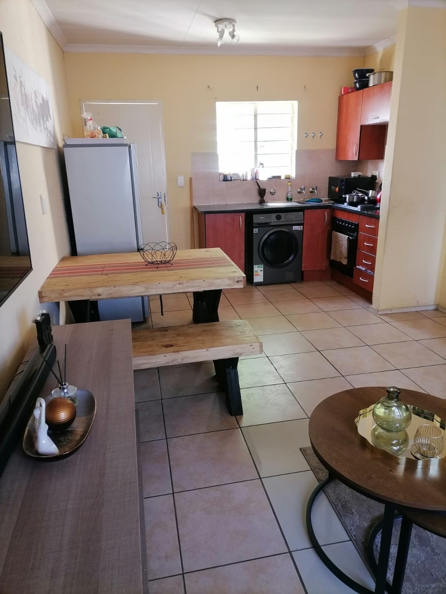 To Let 2 Bedroom Property for Rent in Klippoortje Gauteng