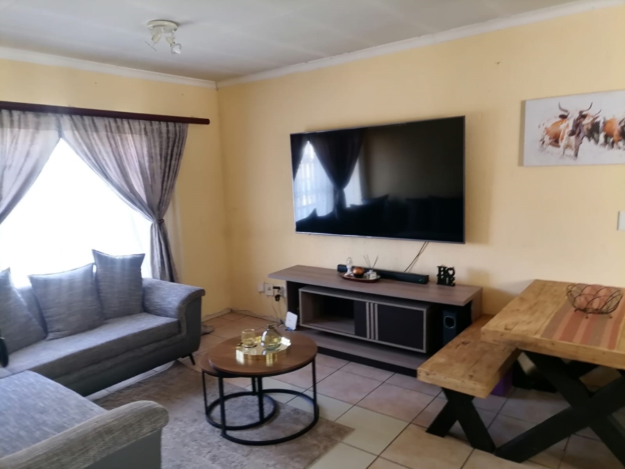 To Let 2 Bedroom Property for Rent in Klippoortje Gauteng