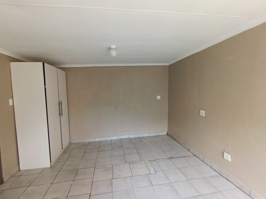 To Let 1 Bedroom Property for Rent in Benoni West Gauteng