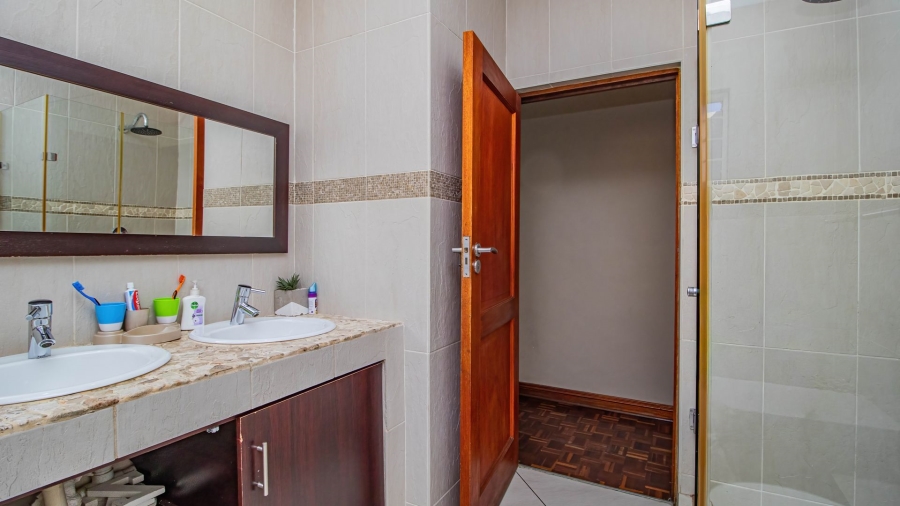 3 Bedroom Property for Sale in Eastleigh Ridge Gauteng