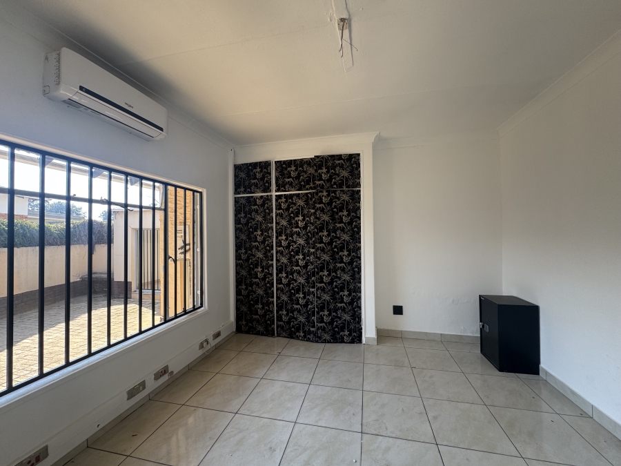 3 Bedroom Property for Sale in New Redruth Gauteng