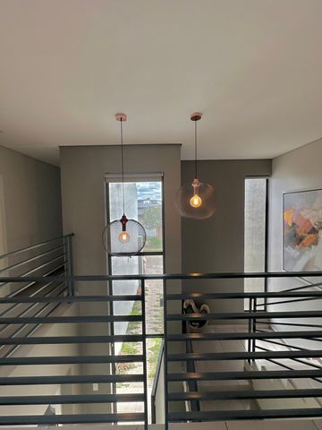 4 Bedroom Property for Sale in Crowthorne AH Gauteng