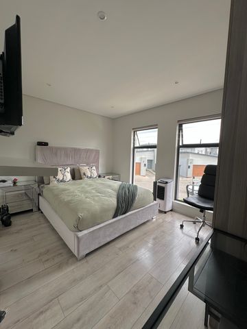 4 Bedroom Property for Sale in Crowthorne AH Gauteng