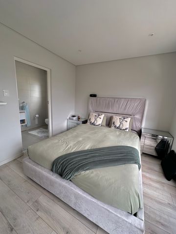 4 Bedroom Property for Sale in Crowthorne AH Gauteng