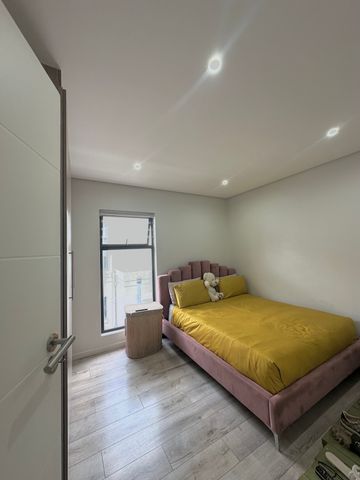 4 Bedroom Property for Sale in Crowthorne AH Gauteng