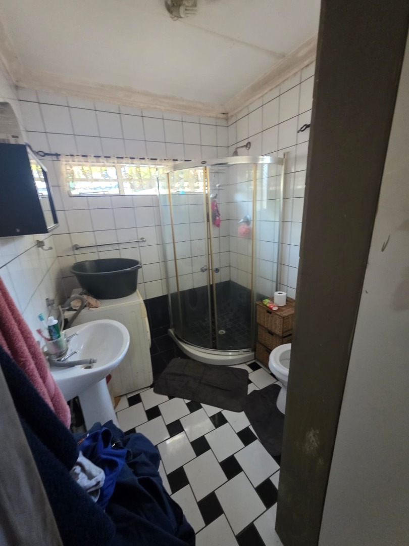 4 Bedroom Property for Sale in Crystal Park Gauteng