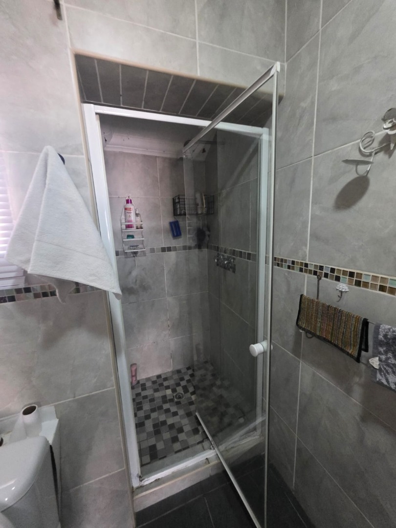4 Bedroom Property for Sale in Crystal Park Gauteng