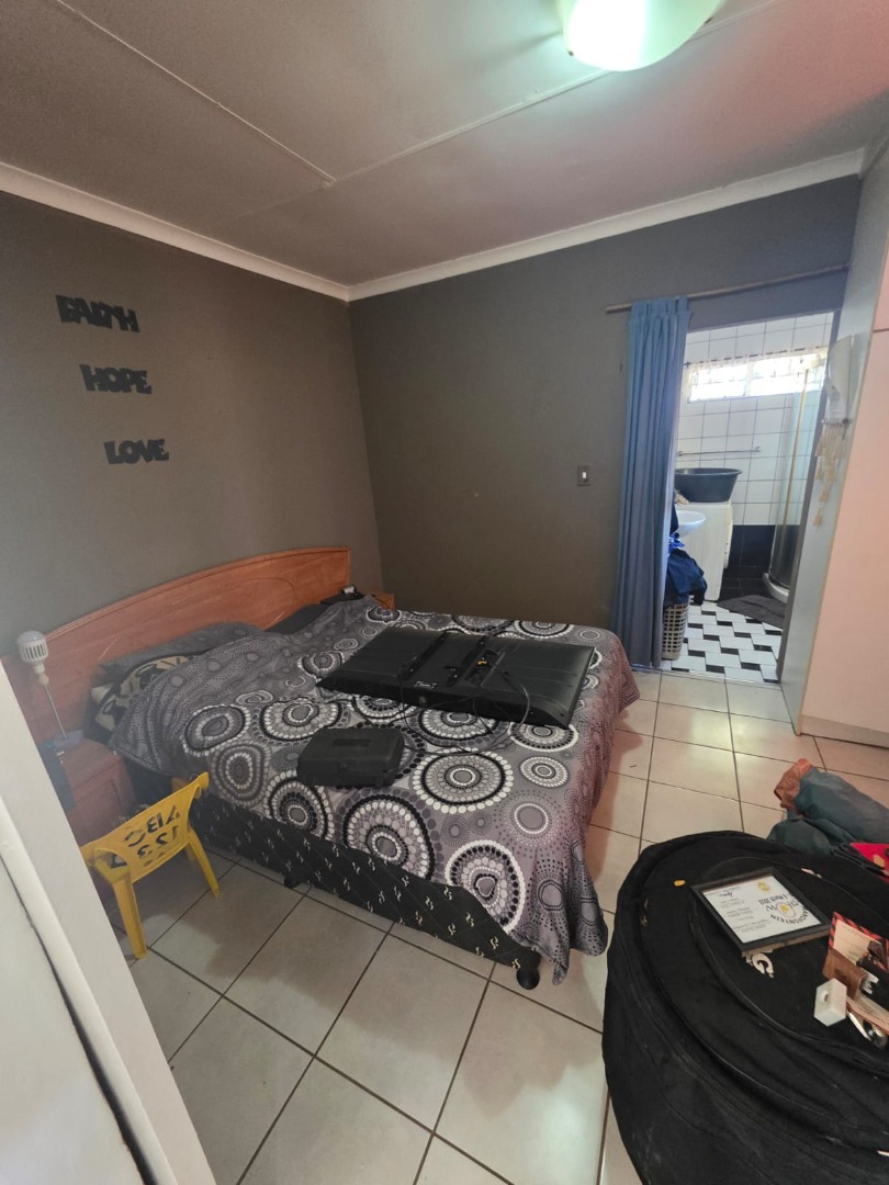 4 Bedroom Property for Sale in Crystal Park Gauteng