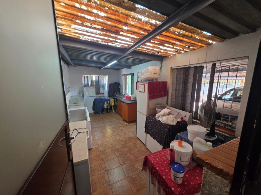 4 Bedroom Property for Sale in Crystal Park Gauteng