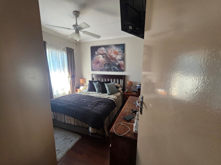 4 Bedroom Property for Sale in Crystal Park Gauteng