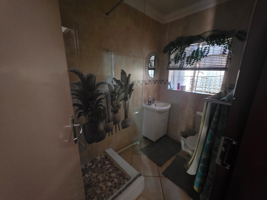 4 Bedroom Property for Sale in Crystal Park Gauteng