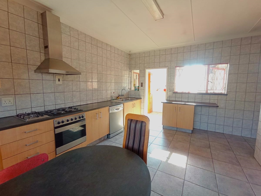 4 Bedroom Property for Sale in Lenasia Gauteng