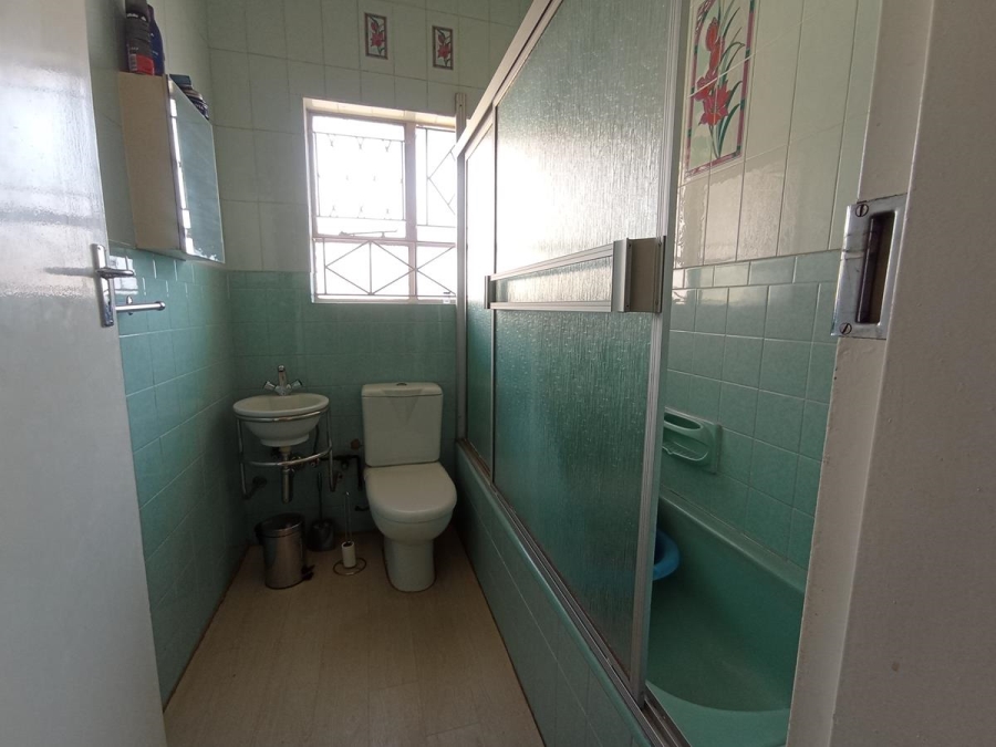4 Bedroom Property for Sale in Lenasia Gauteng