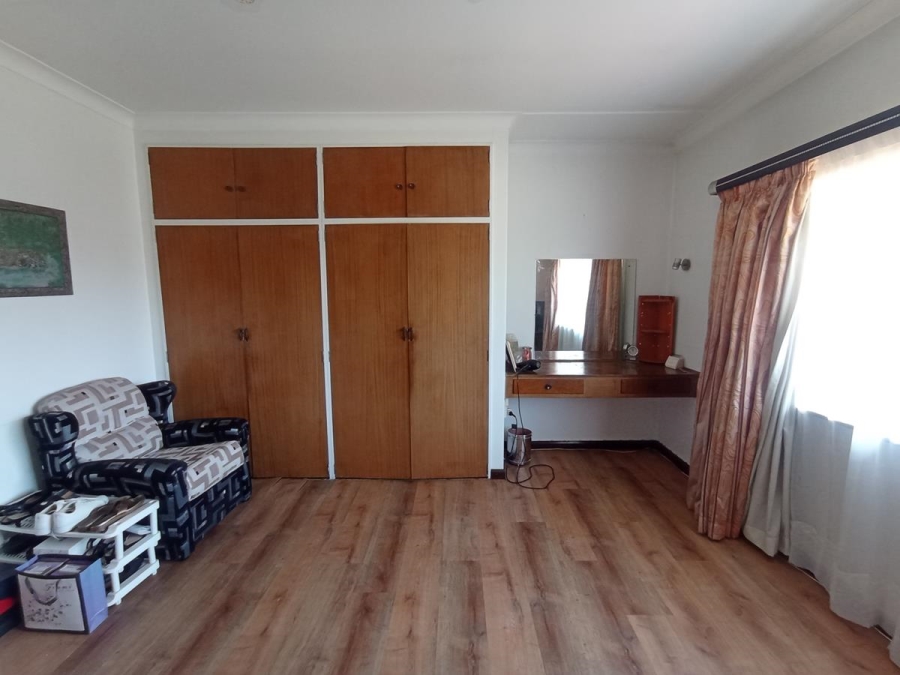 4 Bedroom Property for Sale in Lenasia Gauteng