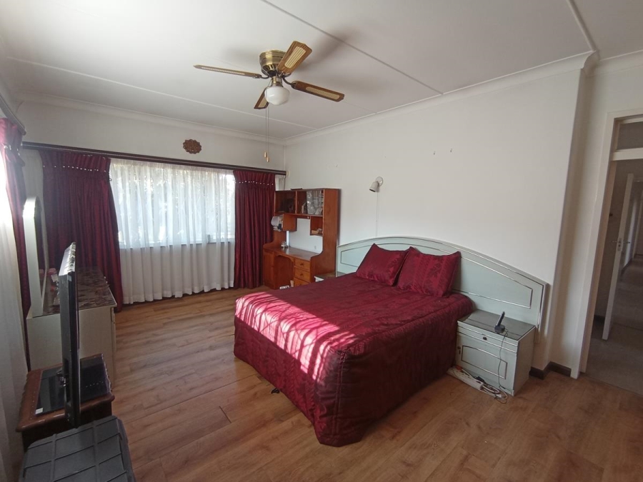 4 Bedroom Property for Sale in Lenasia Gauteng