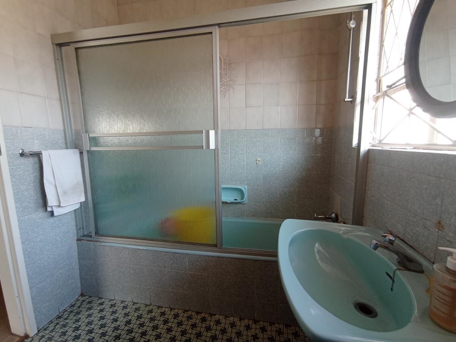 4 Bedroom Property for Sale in Lenasia Gauteng