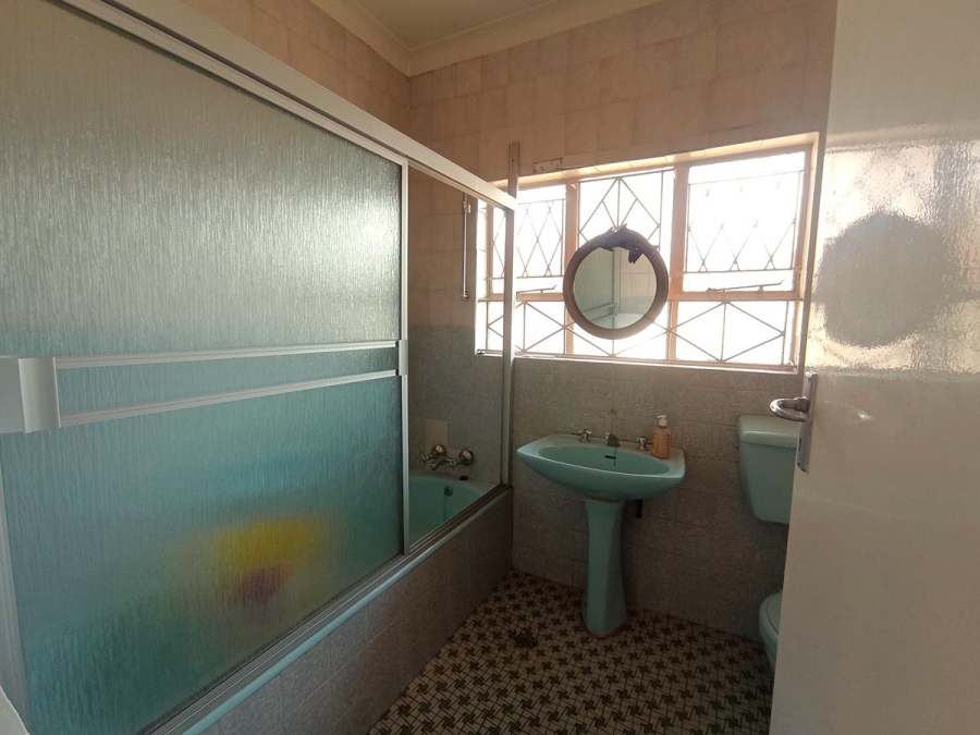 4 Bedroom Property for Sale in Lenasia Gauteng