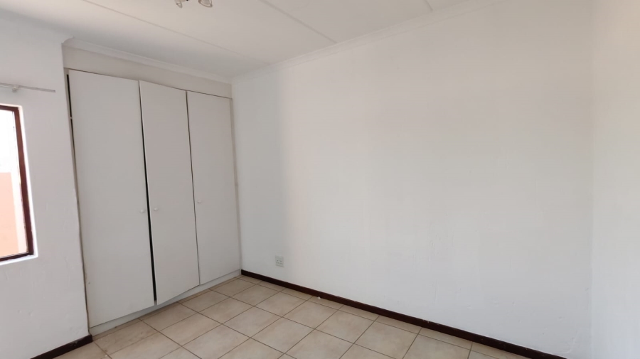 2 Bedroom Property for Sale in Helderwyk Gauteng