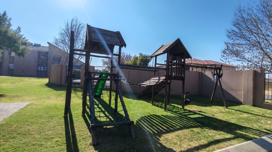 2 Bedroom Property for Sale in Helderwyk Gauteng