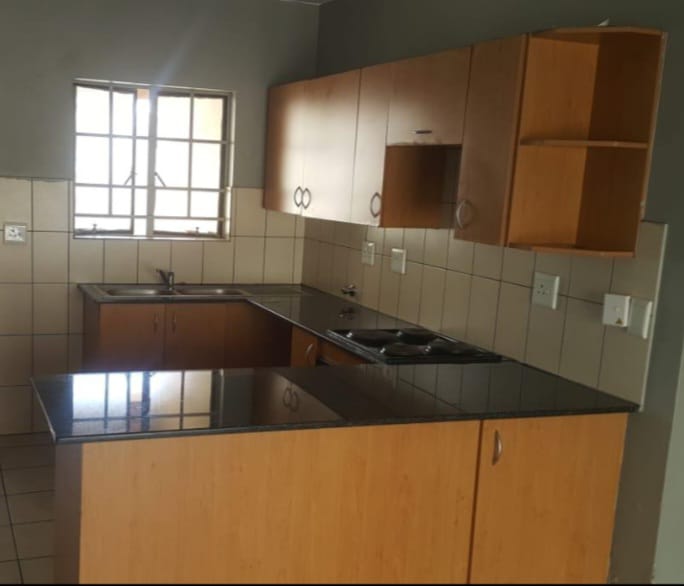 2 Bedroom Property for Sale in Grand Central Gauteng