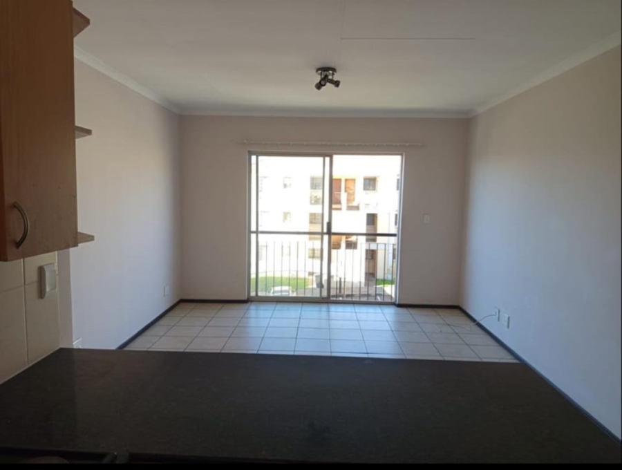 2 Bedroom Property for Sale in Grand Central Gauteng