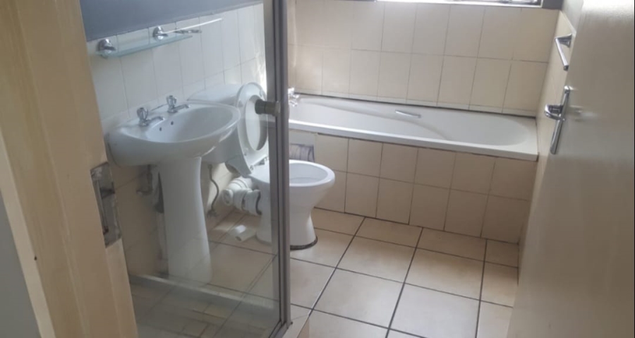 2 Bedroom Property for Sale in Grand Central Gauteng