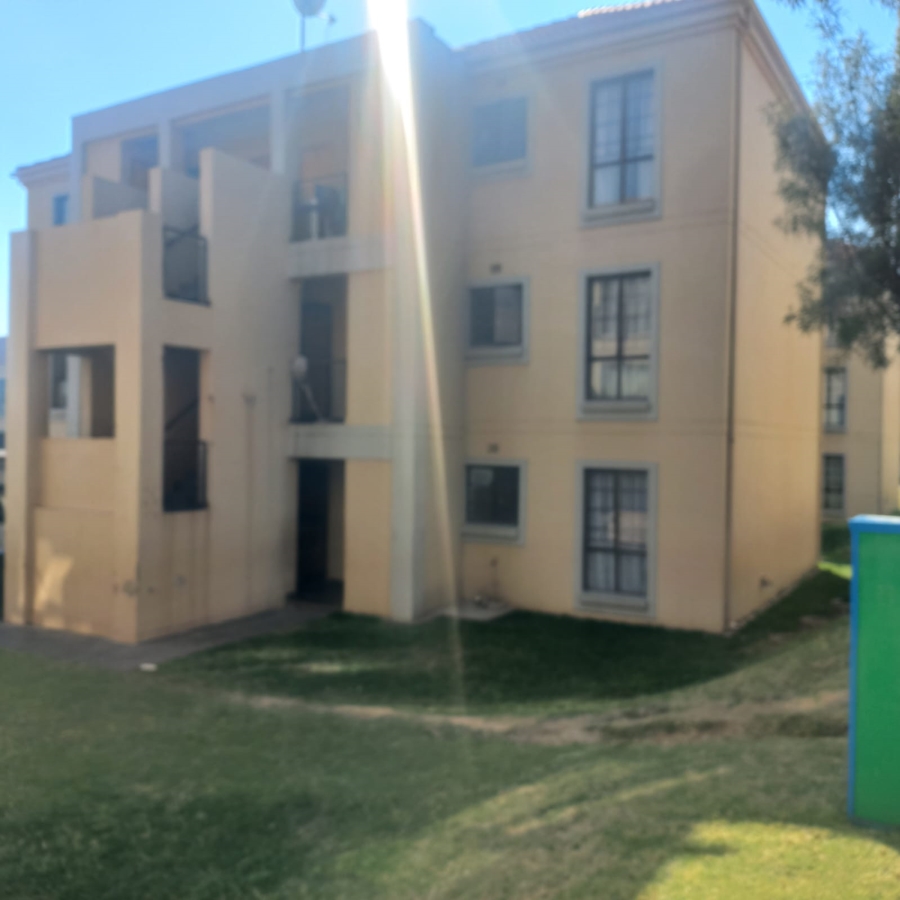 2 Bedroom Property for Sale in Grand Central Gauteng