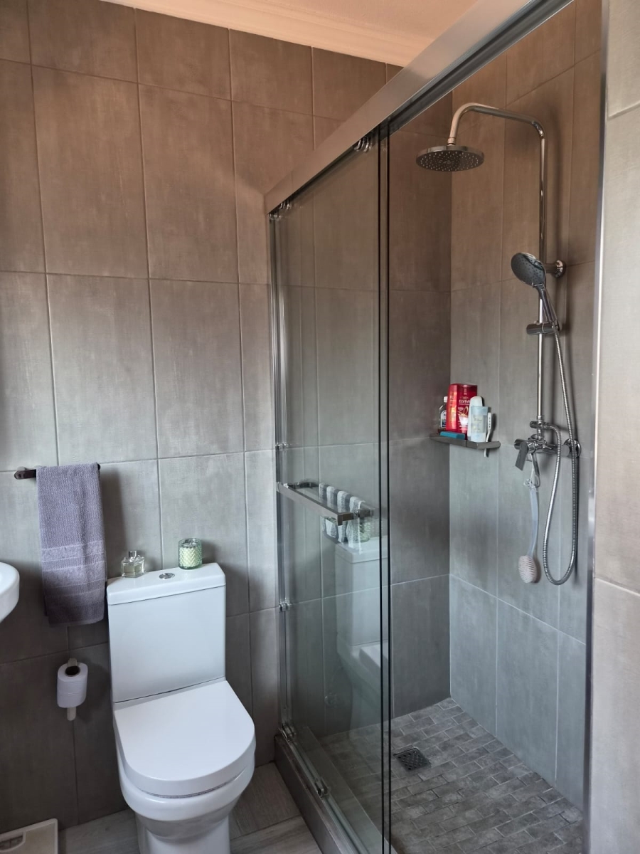 4 Bedroom Property for Sale in Edelweiss Gauteng