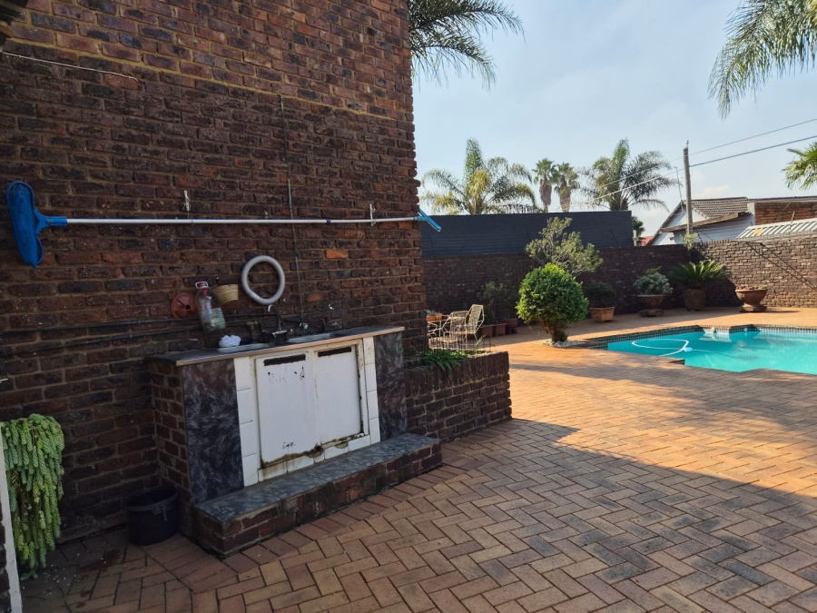 4 Bedroom Property for Sale in Edelweiss Gauteng