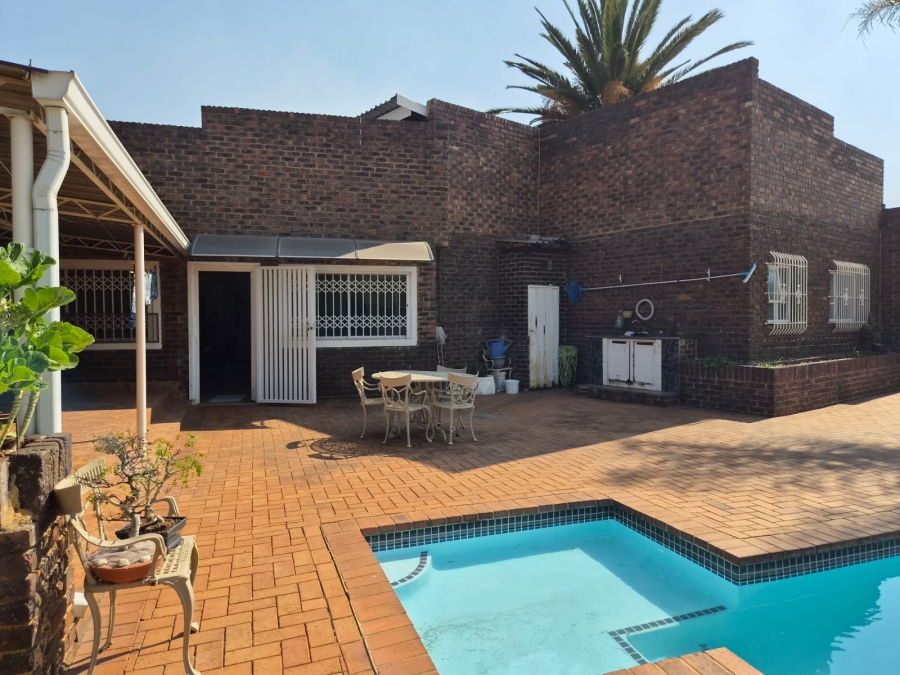 4 Bedroom Property for Sale in Edelweiss Gauteng