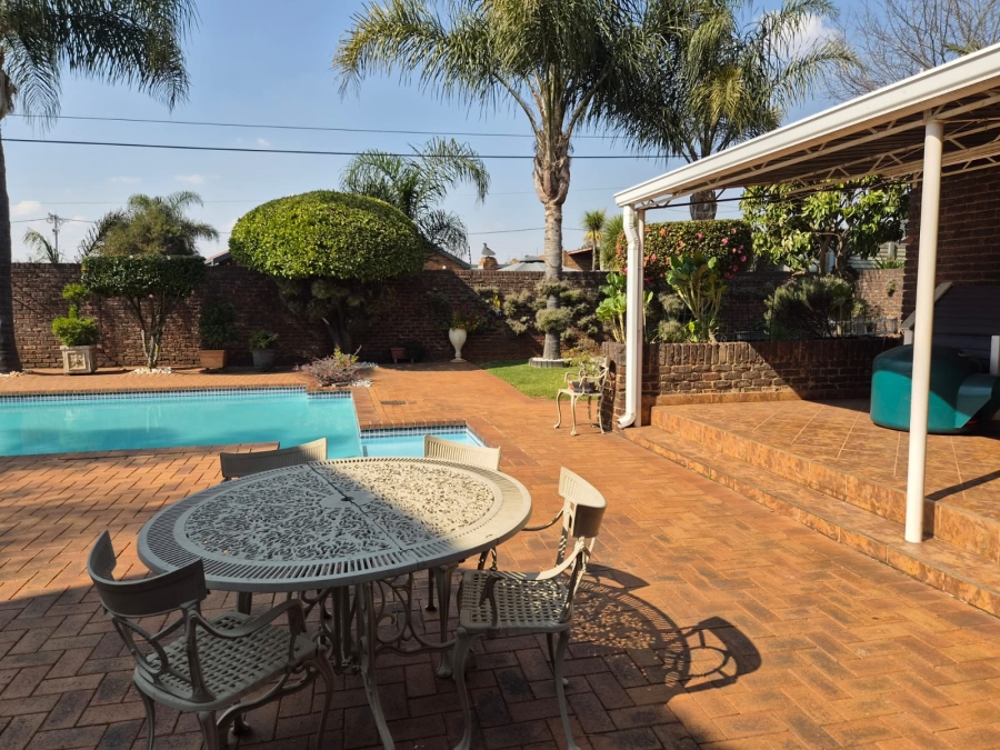 4 Bedroom Property for Sale in Edelweiss Gauteng
