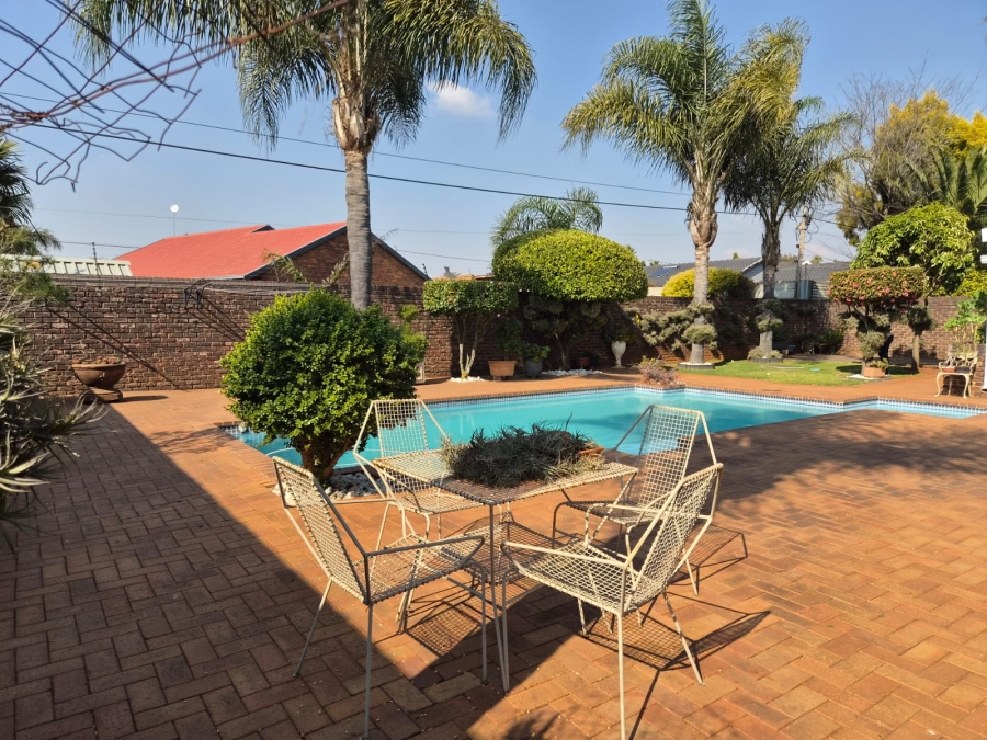 4 Bedroom Property for Sale in Edelweiss Gauteng