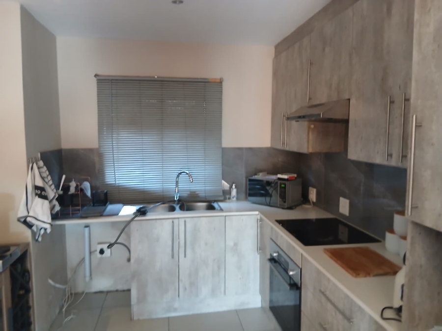 2 Bedroom Property for Sale in Sunnyrock Gauteng