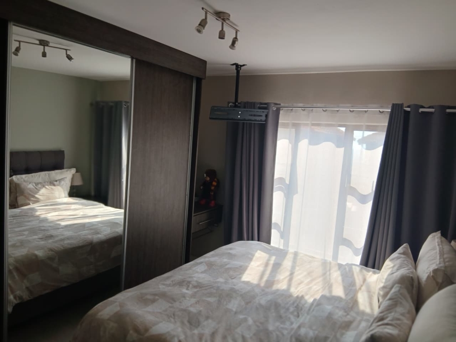 2 Bedroom Property for Sale in Sunnyrock Gauteng