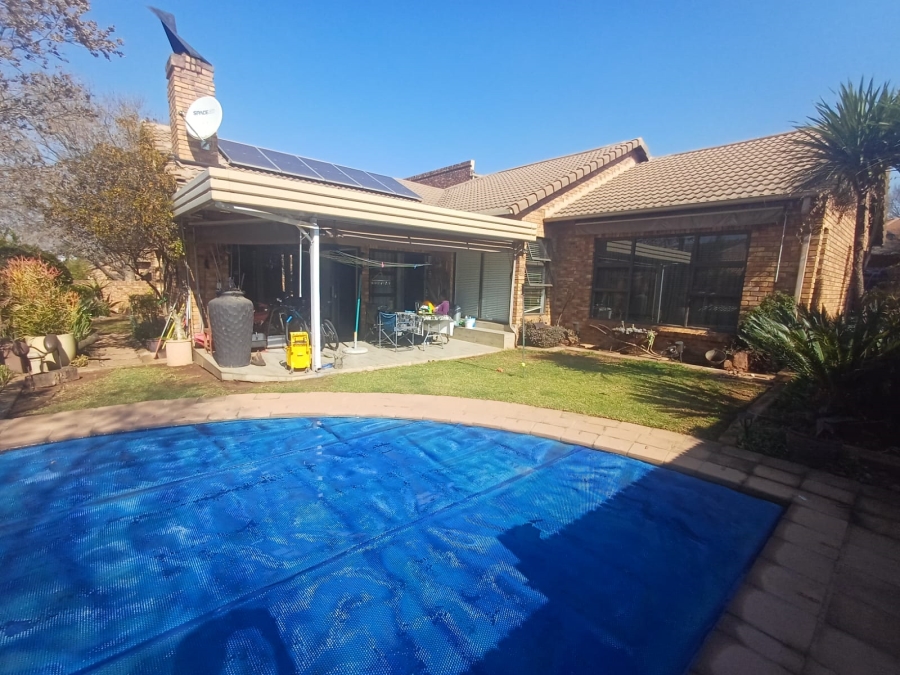 3 Bedroom Property for Sale in Glen Marais Gauteng