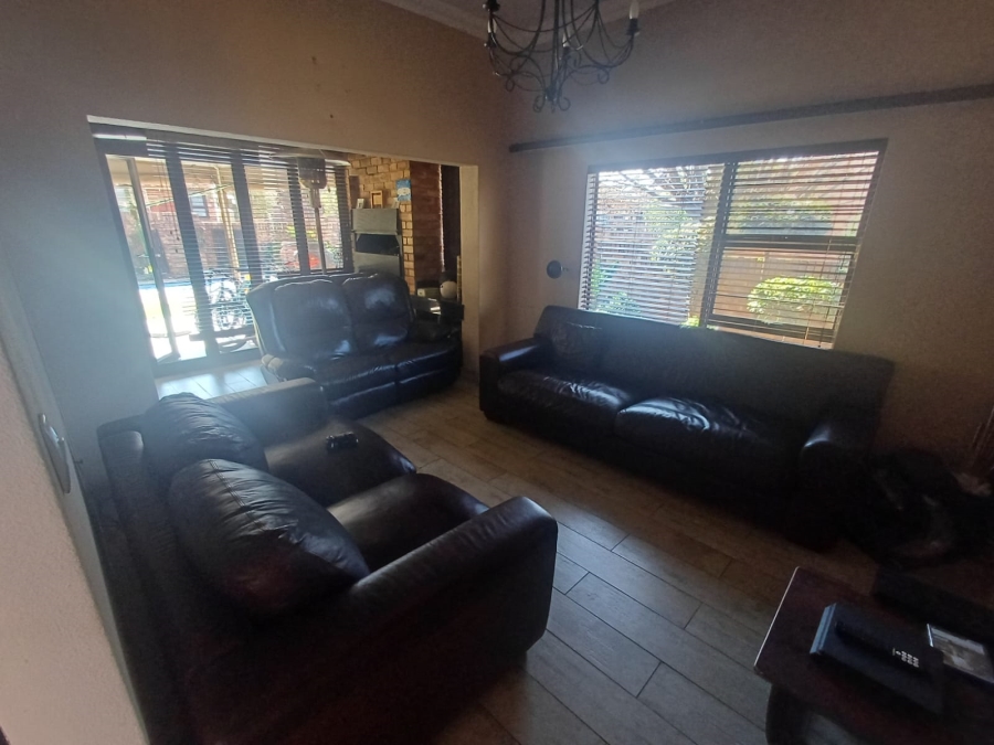 3 Bedroom Property for Sale in Glen Marais Gauteng